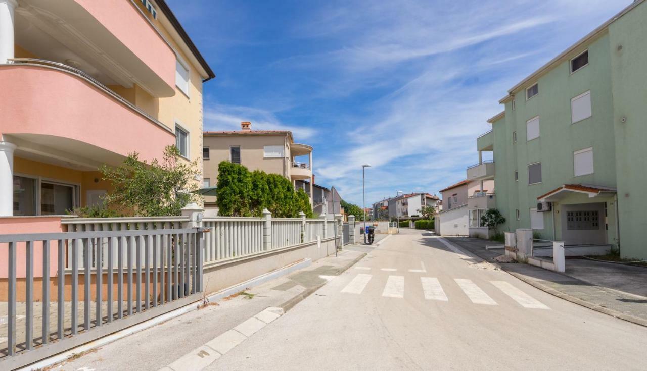 Spacious Apartment With The Garden, Near The Sandy Beach Medulin Buitenkant foto